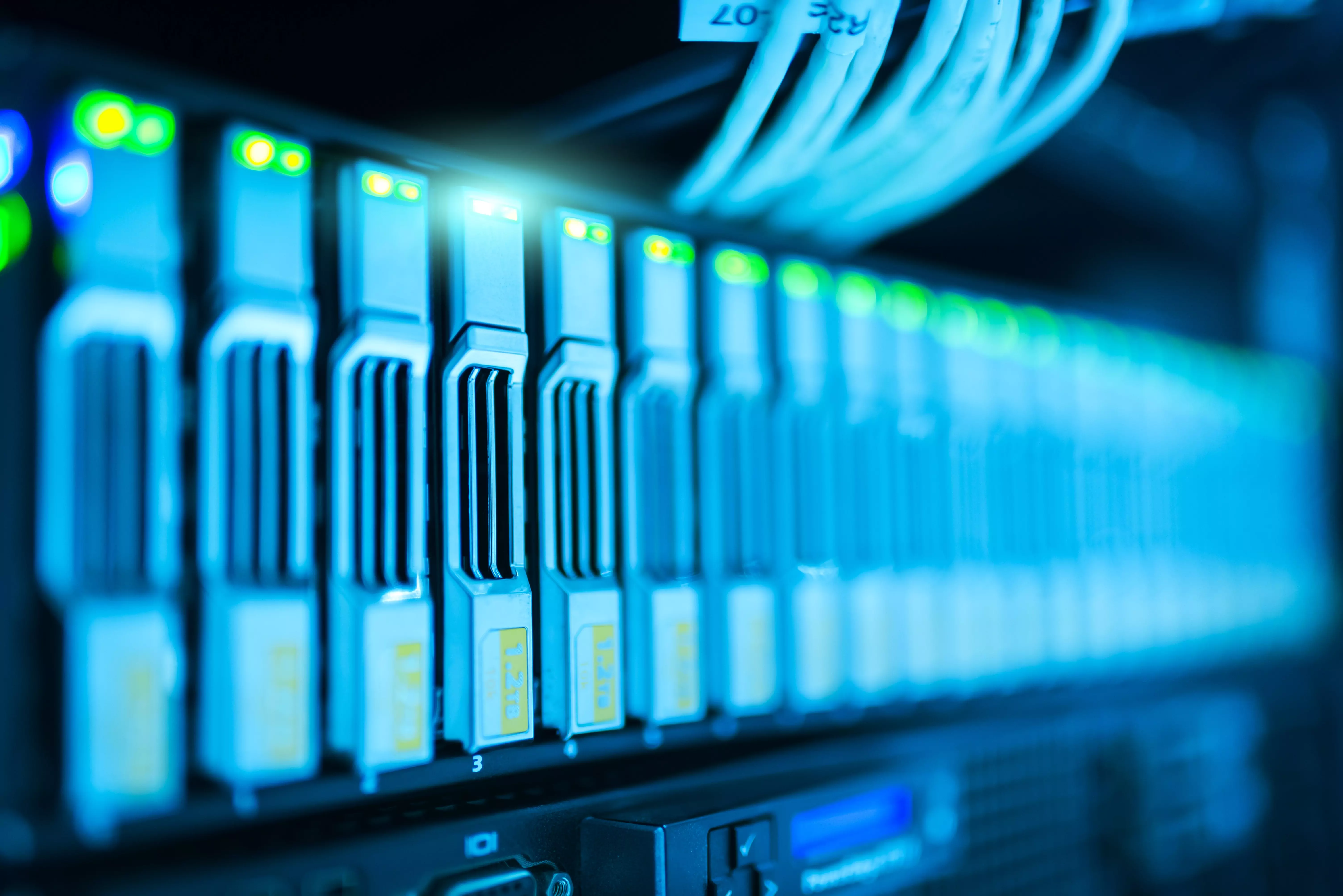 Ici, je monte qBittorrent (conteneur Docker) sur mon NAS Synology qui fait office de proxy inversé pour la gestion du HTTPS.
/docker-et-reverse-proxy-synology/hotswap_drives.webp