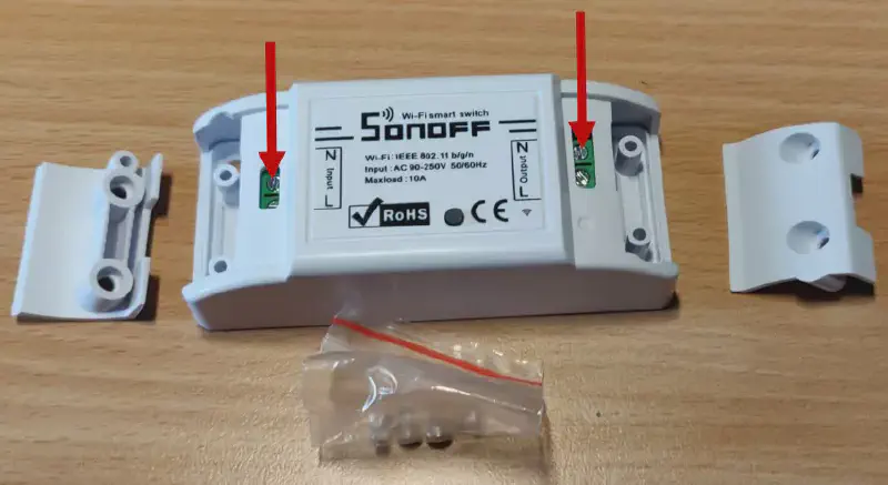 Points de pression pour ouvrir le boitier